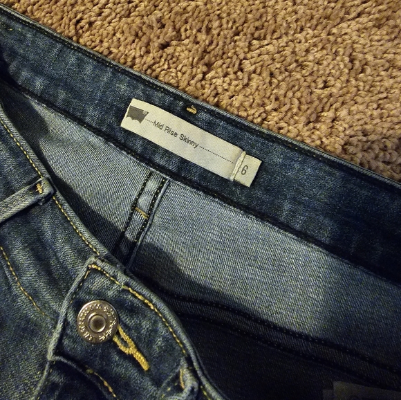 Mid Rise Skinny Levi's Stretchy Blue Jeans - Picture 7 of 8